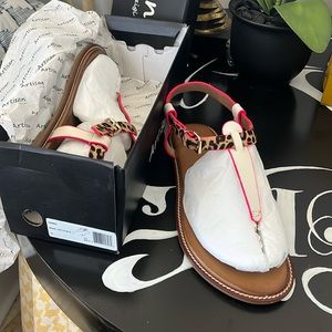 NIB White Leather Leopard Print Thong Sandals - Artisan by Zigi Size 10/EUC 40